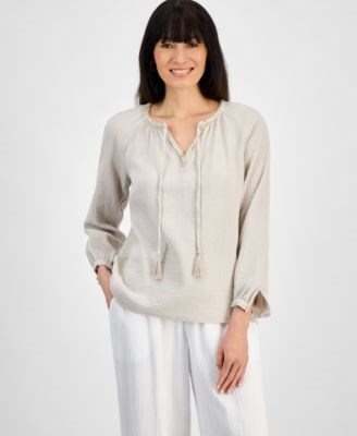 J&amp,M Collection Нежная хлопковая блузка с декорированным V-образным вырезом и завязками для молодёжного стиля 11037409