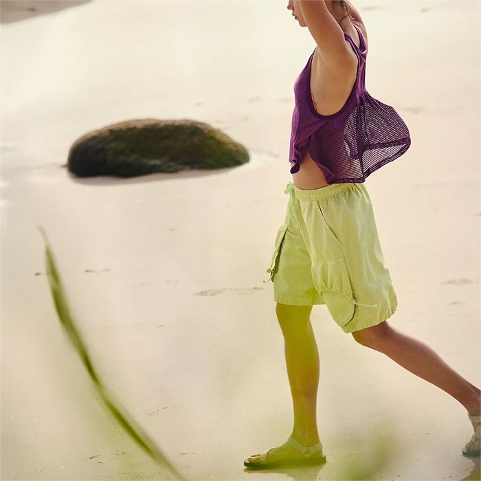 Женская безрукавная футболка FP Movement Tempo Flash Finish с сетчатой спинкой для вентиляции и свободным силуэтом 11038204