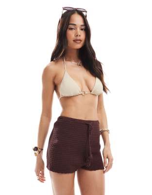 Вязаные шорты Miss Selfridge в фестивальном стиле с высоким поясом и эластичным шнурком 11040617