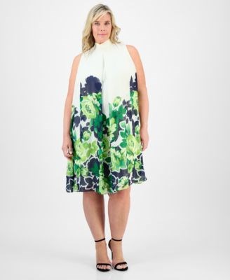 Большое платье Robbie Bee с цветочным принтом и застежкой на стойке-воротнике 11072743