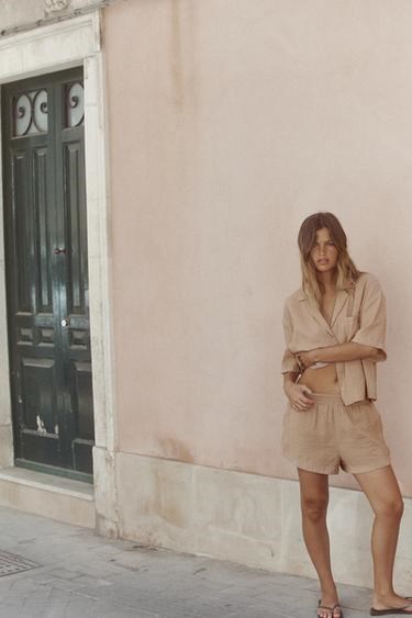 Легкие мини-шорты Zara с высокой талией, эластичным поясом и боковыми карманами 11039498