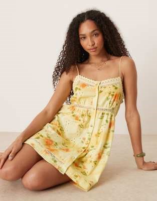 Мини-платье ASOS DESIGN без рукавов с пуговицами и цветочным узором из легкого хлопка 10041459