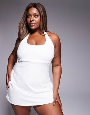 Белое спортивное теннисное платье 4505 Curve на бретелях с шортами 11038951