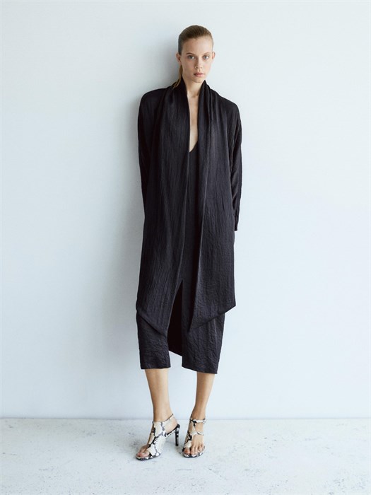 Ассиметричные сандалии на высоком каблуке с змеиным принтом и стелькой AIRFIT® от Massimo Dutti 11202125