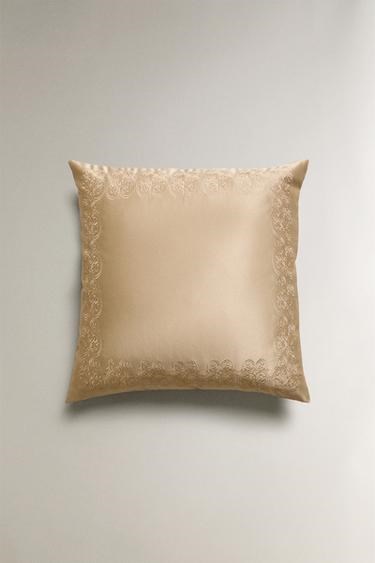 Zara Home Наволочка для декоративной подушки со стильной вышивкой, без наполнителя 11229108