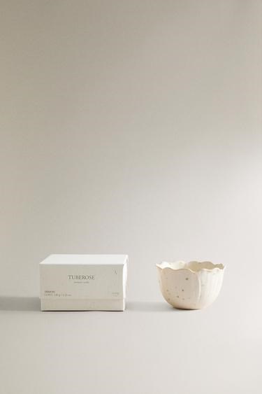 Zara Home Ароматическая свеча с ароматом туберозы из растительного воска, 120 г, с игривыми цветочными и цитрусовыми нотами 11229476