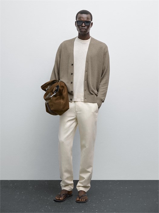 Кардиган из льняной пряжи с V-образным вырезом и застежкой на пуговицы от Massimo Dutti 11201892