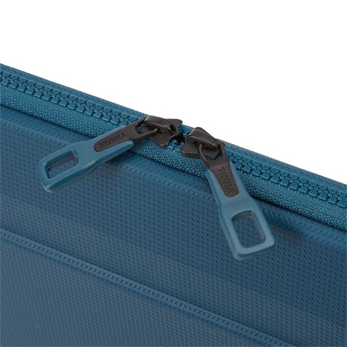 Thule Чехол для MacBook 13 дюймов с жестким корпусом и мягкой подкладкой для защиты устройства 11169864