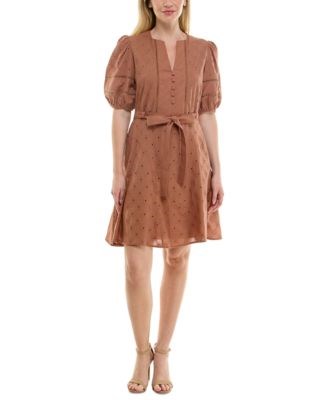 Женственное платье A-line из хлопкового кружева от Taylor с короткими пышными рукавами и поясом 11233553