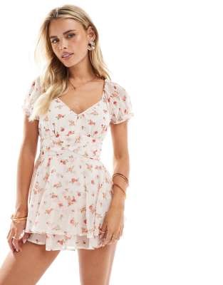 Шифоновый ромпер с цветочным принтом и V-образным вырезом Miss Selfridge Petite 11230688