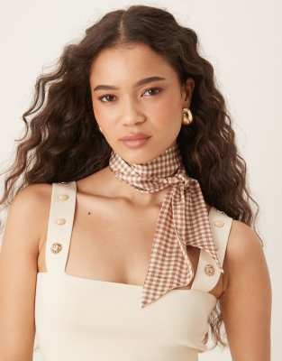 Sui Ava Бежевый тонкий прямоугольный платок с асимметричными концами и клетчатым рисунком 11170840