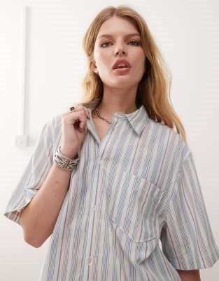 Рубашка с коротким рукавом и полосатым дизайном COLLUSION, обычного кроя, с нагрудным карманом 11232731