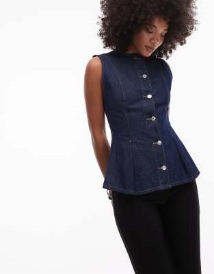 Джинсовый топ Topshop индиго с плиссированной оборкой, обычной посадкой, круглым вырезом и пуговичной планкой 11225927