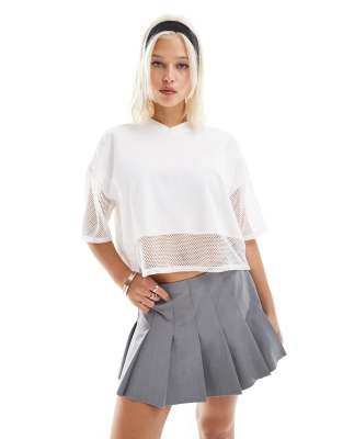 Белая футболка COLLUSION с боковым кроем и сетчатой вставкой, короткие рукава, V-образный вырез 11170966