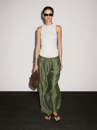 Прямые льняные брюки от Massimo Dutti с комфортной посадкой и легким кроем 11229469