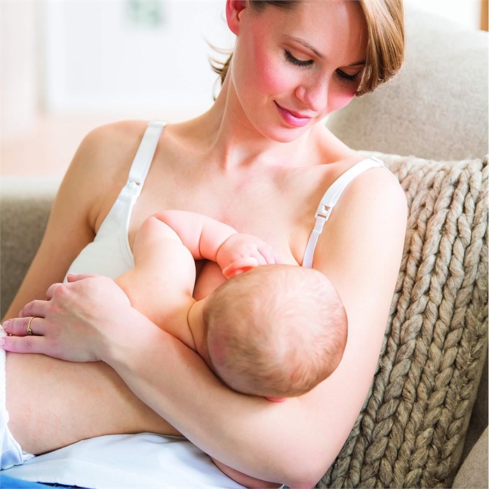 Medela Топ для беременных и кормящих женщин, белого цвета, размер S/M, из 74% хлопка, удобный и стильный 11281876