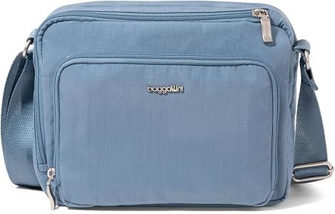 Baggallini Компактная сумка-кроссбоди с кошельком, карманами и RFID-защитой, 18x23 см 11277507