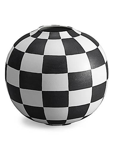 L',Objet Ручная ваза Atelier Damier из фарфора с графическим узором «шахматная доска», доступна в трех размерах 11021550