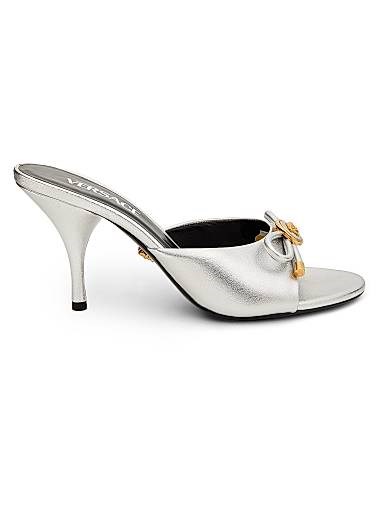 Кожаные мюли Versace с открытым носком и металлическим блеском на каблуке высотой 85 мм 11030985