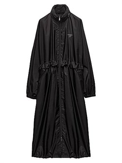 Оверсайз дождевик с капюшоном Prada из переработанного нейлона с функциональными деталями 11025241