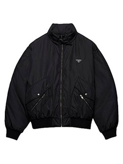 Приталенная удлинённая куртка из ренайлона Prada с лёгким утеплением и металлической фурнитурой 11028268