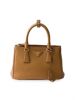 Prada Компактная сумка Galleria из зернистой кожи с регулируемым ремнём и карманами на молнии 11030178