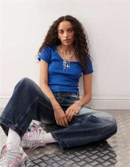 Однотонный обтягивающий топ COLLUSION с коротким рукавом и квадратным вырезом для молодёжи 11037503