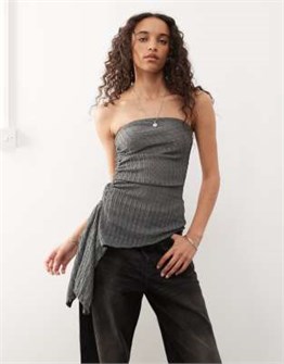 Коричневый асимметричный топ-бандо COLLUSION с облегающим кроем и текстурой рифлёности 11037520