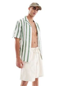 Шорты Pull&amp,Bear с текстурной поверхностью и шнурком на талии, прямым силуэтом и функциональными карманами 11037521