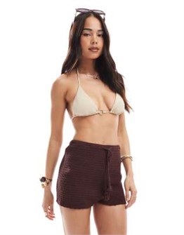 Вязаные шорты Miss Selfridge в фестивальном стиле с высоким поясом и эластичным шнурком 11040617