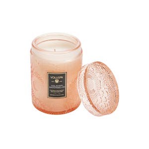 Voluspa Ароматическая свеча из кокосового воска с натуральным фитилем, время горения 100 часов, в стеклянной банке, 155 г 10045692