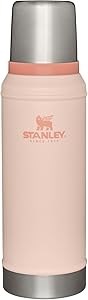 Stanley Классическая термос-бутылка 1.0 л | Широкая горловина с крышкой от протечек | Сохраняет температуру напитков до 24 часов | Удобна для путешествий | Изоляция из нержавеющей стали | Без BPA | Угольный цвет 11041641