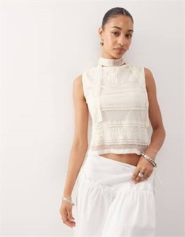 Текстурированный джерси-топ с высоким воротником и комплектом из кружева и шарфа от Reclaimed Vintage 11040619