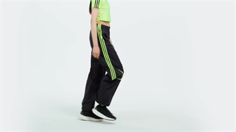 Классические тренировочные брюки adidas Originals Teamgeist Adicolor оверсайз из текстурированного нейлона 11038012
