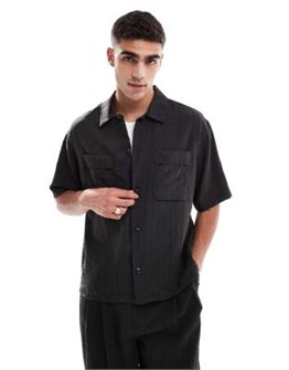 Легкая рубашка Pull&amp,Bear с короткими рукавами, карманами и прямым кроем 11037523