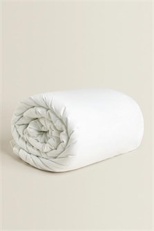 Zara Home Легкое летнее одеяло из микрофибры (125 г/м?), идеальное для теплых ночей 11039868