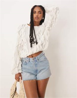 Белый топ с рюшами и объемными рукавами Gina Tricot, круглый вырез, регулярный фасон 10046201