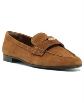 Женские замшевые лоферы Arezzo Logan с декоративными элементами в виде медали для стильного образа 11089444