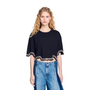 Женский короткий топ Sandro с круглым вырезом и стразами в виде листьев, с коротким рукавом 10045072