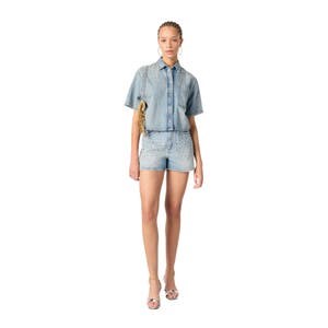 Укороченная джинсовая рубашка с карманом, заклепками и стразами на плечах от Maje 10045228