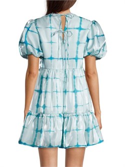 Мини-платье трапециевидного силуэта с короткими объёмными рукавами и завязками на спине Heartstrings от Elliatt 11026582