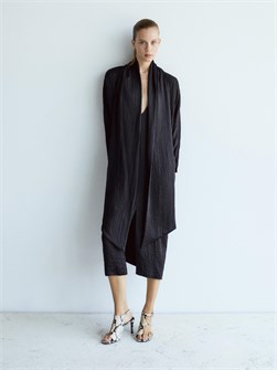 Ассиметричные сандалии на высоком каблуке с змеиным принтом и стелькой AIRFIT® от Massimo Dutti 11202125