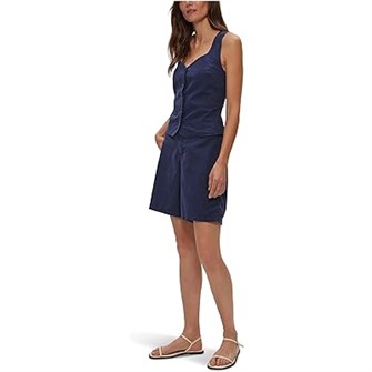 Шорты Velma от Michael Stars с высокой талией, широкими карманами и расслабленным кроем, выполнены из льна (55%) и хлопка (45%). 11226997