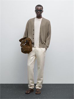 Кардиган из льняной пряжи с V-образным вырезом и застежкой на пуговицы от Massimo Dutti 11201892