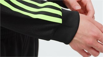 Кроп-лонгслив с жаккардовой текстурой Adidas Originals Adicolor в стиле футбольных 2000-х 11221061