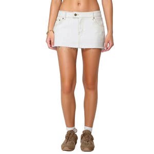 Мини-скорт Edikted из 100% хлопка с вышитыми бантиками и пятью карманами 10047145