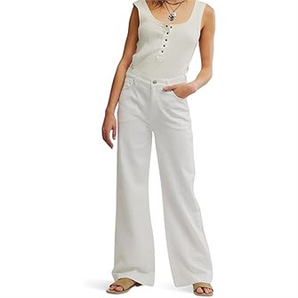 Комфортные джинсы Stride от Free People с вертикальным кроем, 62% хлопка и 38% лиоцелла 11230536