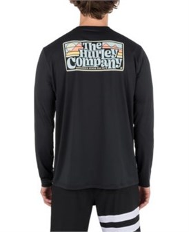 Стильный молодёжный лонгслив Hurley с ультрафиолетовой защитой UPF 50+, универсальная функциональность для использования в воде и на суше 11233050