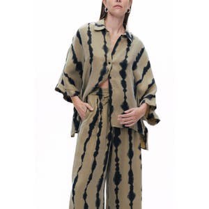 Стильная рубашка Nocturne из хлопка с классическим воротником и ярким принтом, размер S 10049580