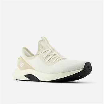 Спортивные кроссовки New Balance DynaSoft Nergize Sport v2 с амортизирующей подошвой и стильным дизайном для спорта и повседневной носки 11230375